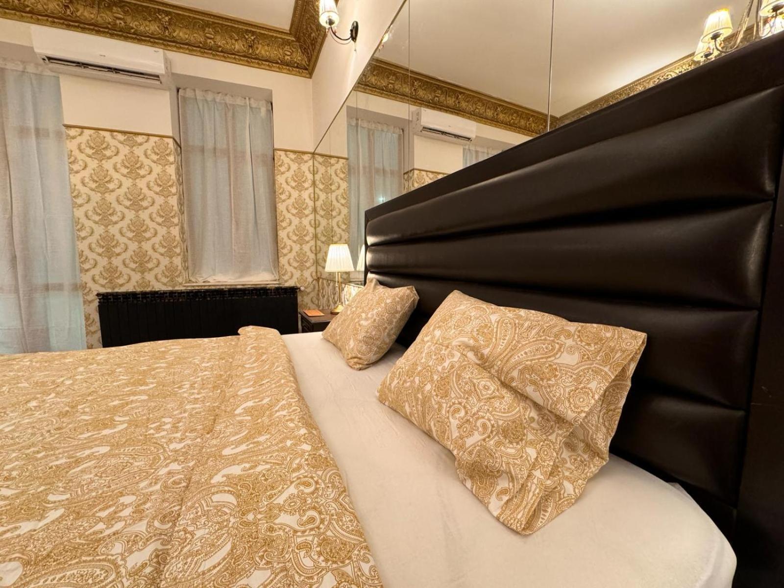 The King Suite With Balcony View Piata Romana Bukarest Eksteriør billede